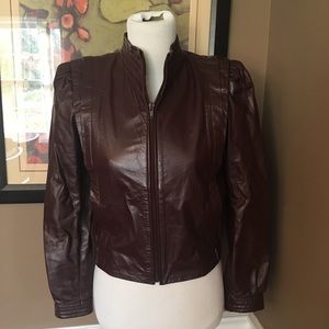 On trend vintage 80’s colored leather jacket